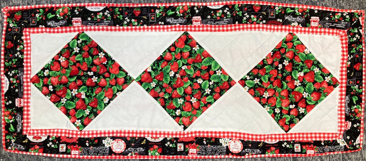 Quilt: Strawberry Table runner