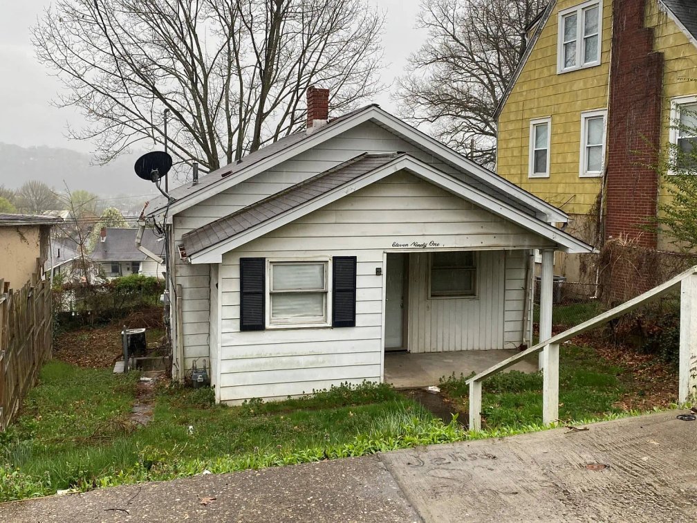 Image for SOLD - 2 Bedroom in Charleston Selling to the Highest Bidder