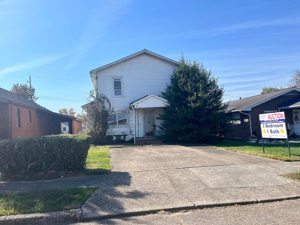 Image for SOLD $27,500 - 3 Bedroom Huntington Home