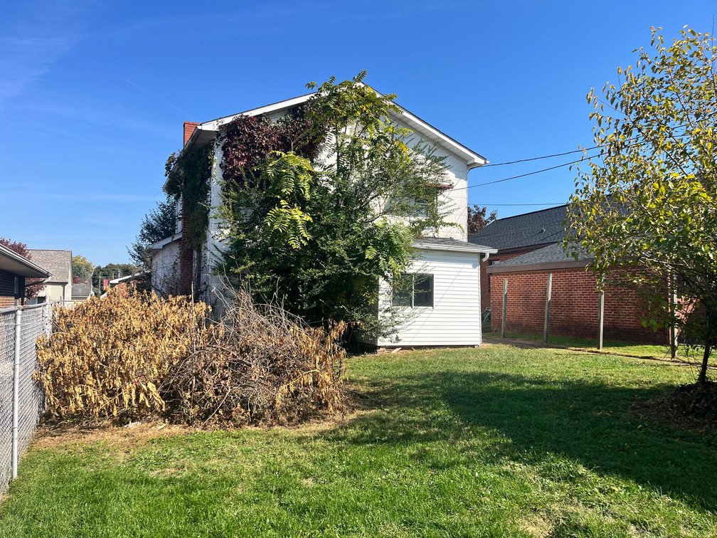 Image for SOLD $27,500 - 3 Bedroom Huntington Home