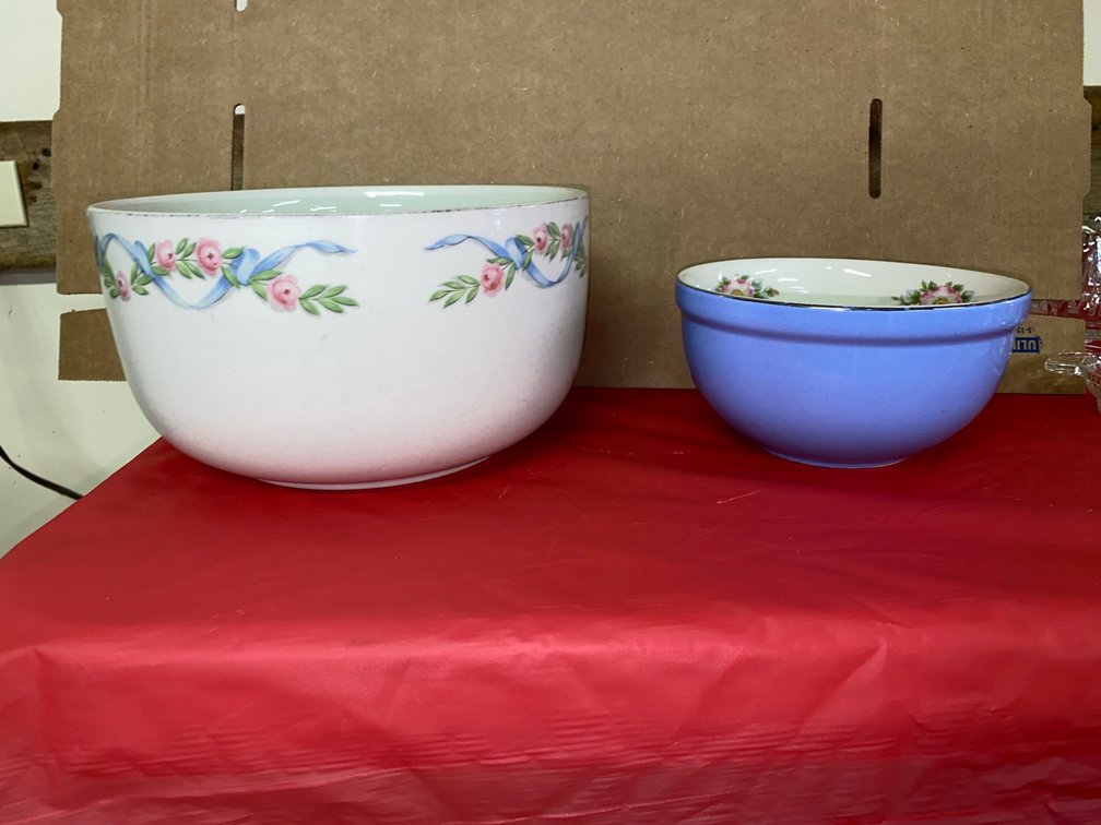 2 Hall bowls