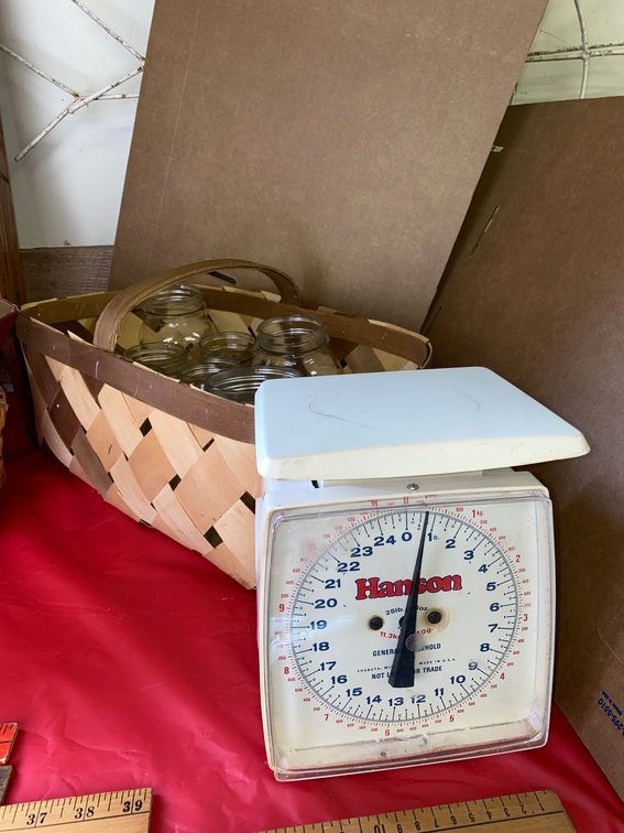 Hanson kitchen scale, basket w/ canning jars
