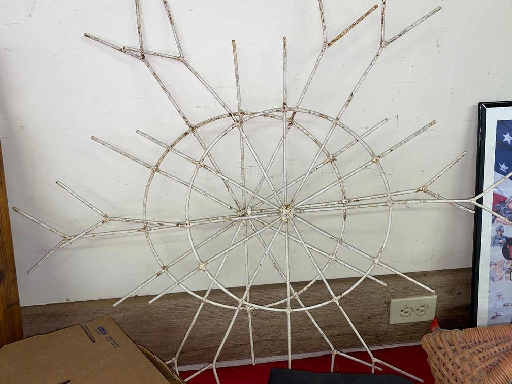 34" Metal vintage snowflakes
