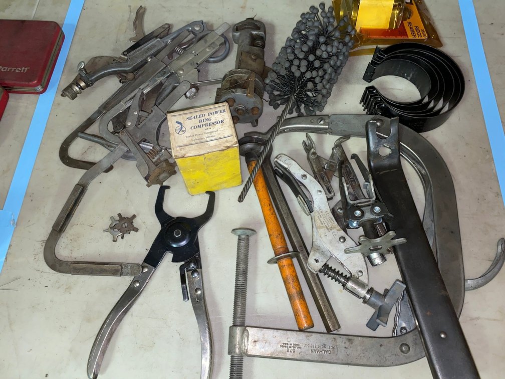 Misc. tools: Valve compressors, assortment