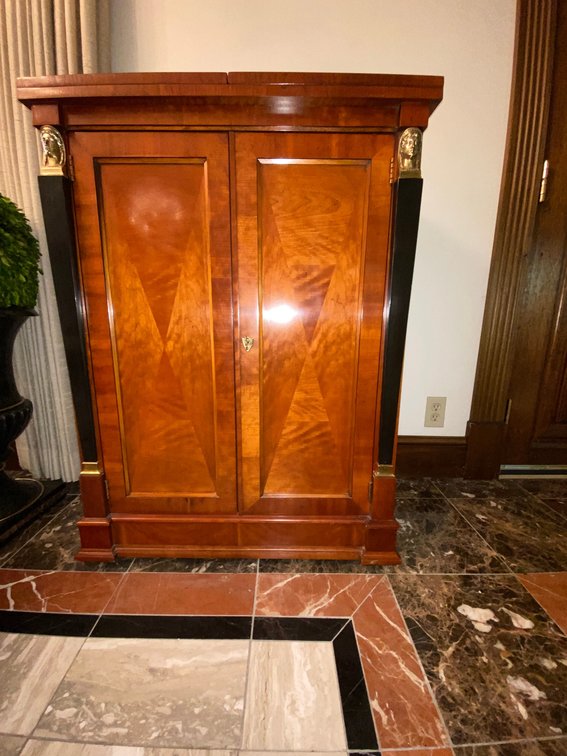 Baker Furniture Palladian Collection cherry neoclassical bar/cabinet with flip-out top over 2 doors flanked by Egyptian supports 