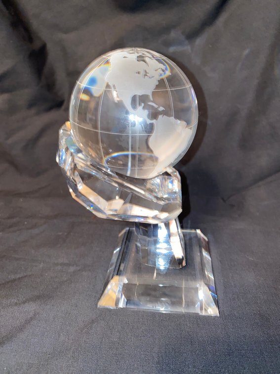 Crystal Accents optical crystal 2-piece world globe in box