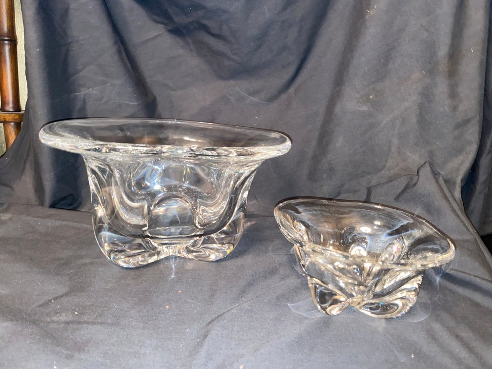 2 Modernist footed bowls
