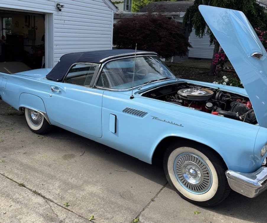 1957 Ford Thunderbird