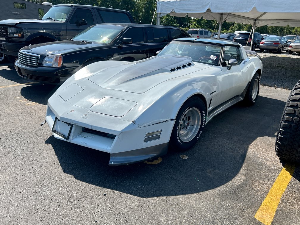 1982 CHEVRO CORVETTE 2DR COUPE