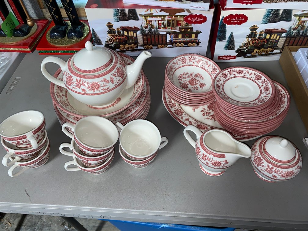 Churchill serving ware