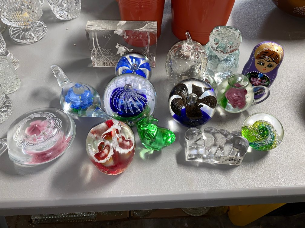 Glass paper weights