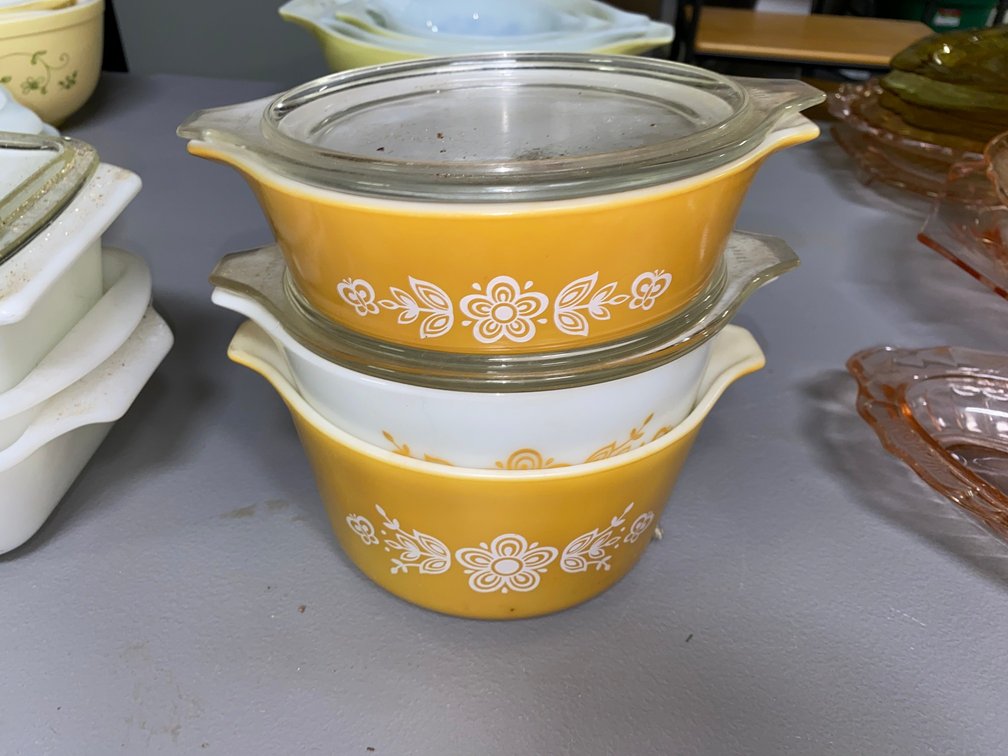 Pyrex bake ware
