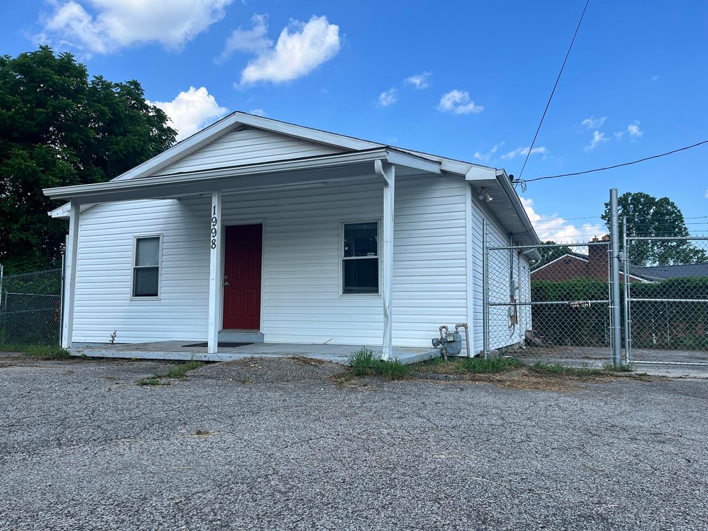 Image for SOLD $55,000 - Nice Commercial Building with Parking in Charleston