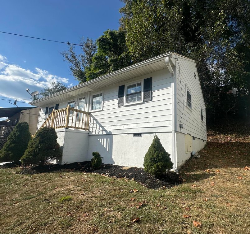 Image for SOLD $93,500 - Stunning Newly Remodeled 3 Bedroom in the Heart of Charleston