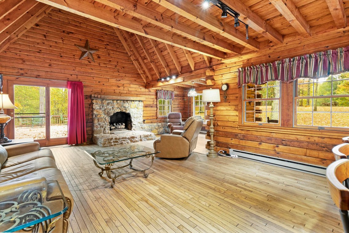 Image for SOLD $341,000 - Beautiful Log Home on Over 6 Private Acres in Buckhannon