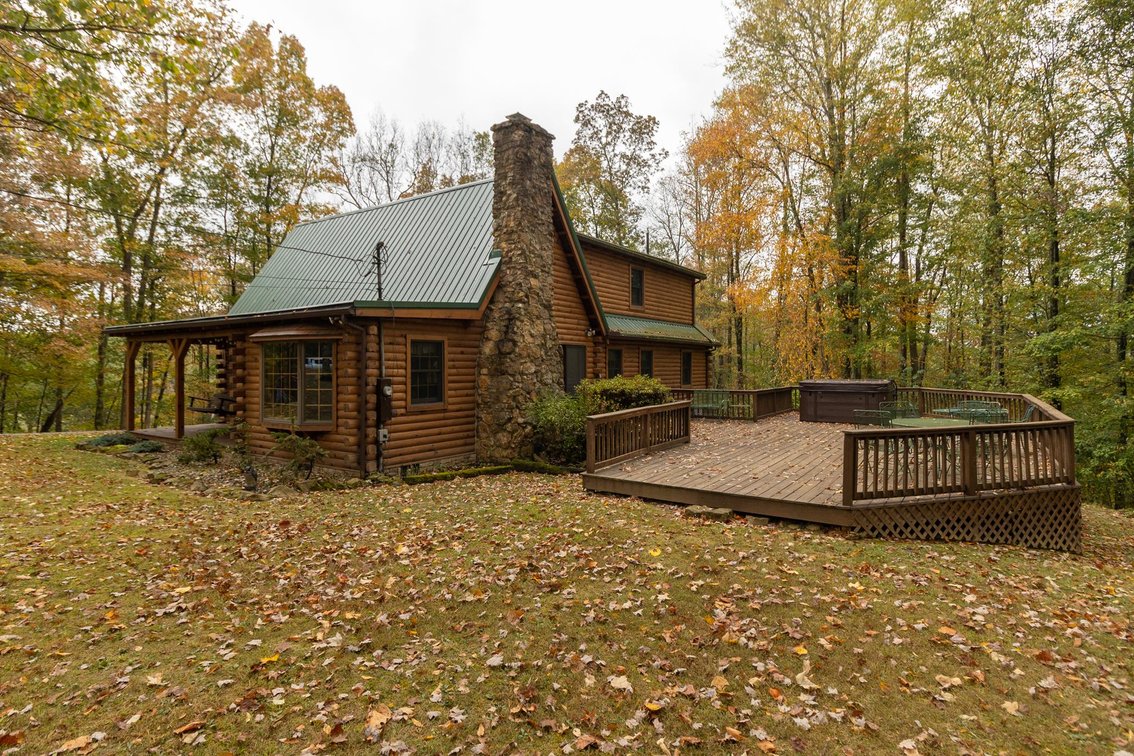 Image for SOLD $341,000 - Beautiful Log Home on Over 6 Private Acres in Buckhannon