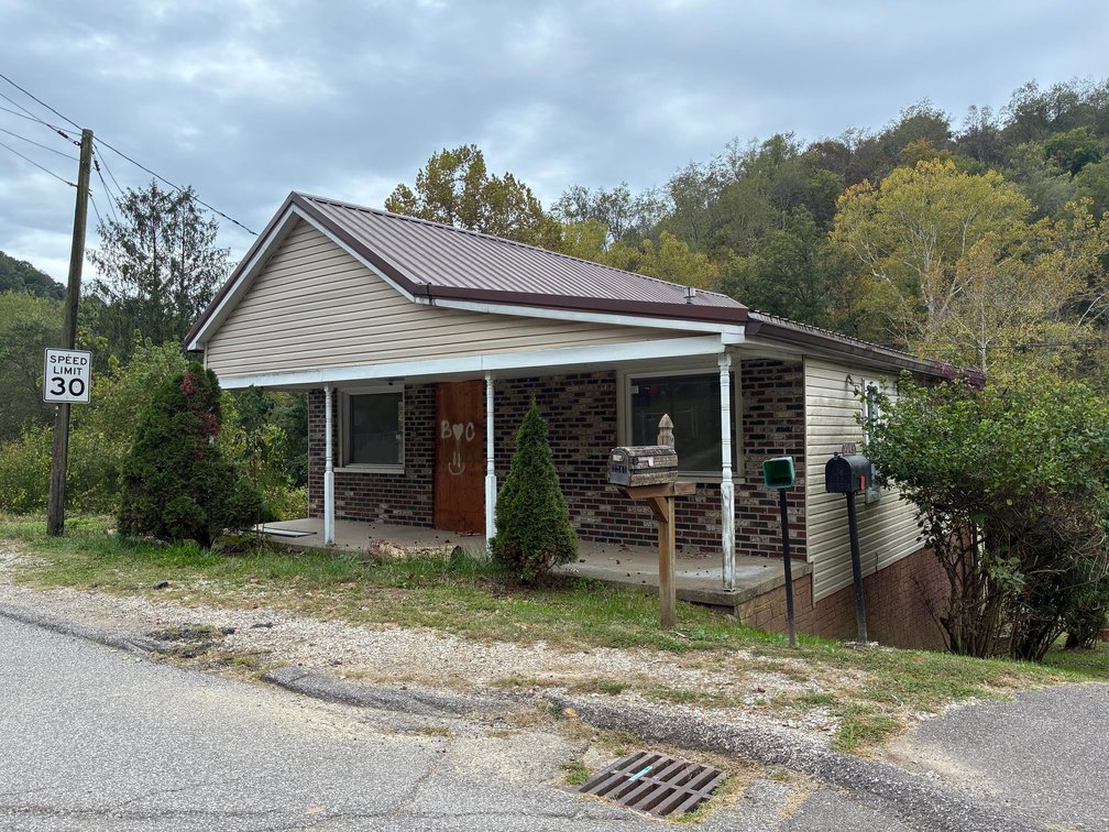Image for SOLD - 2 Bedroom in Charleston Selling to the Highest Bidder