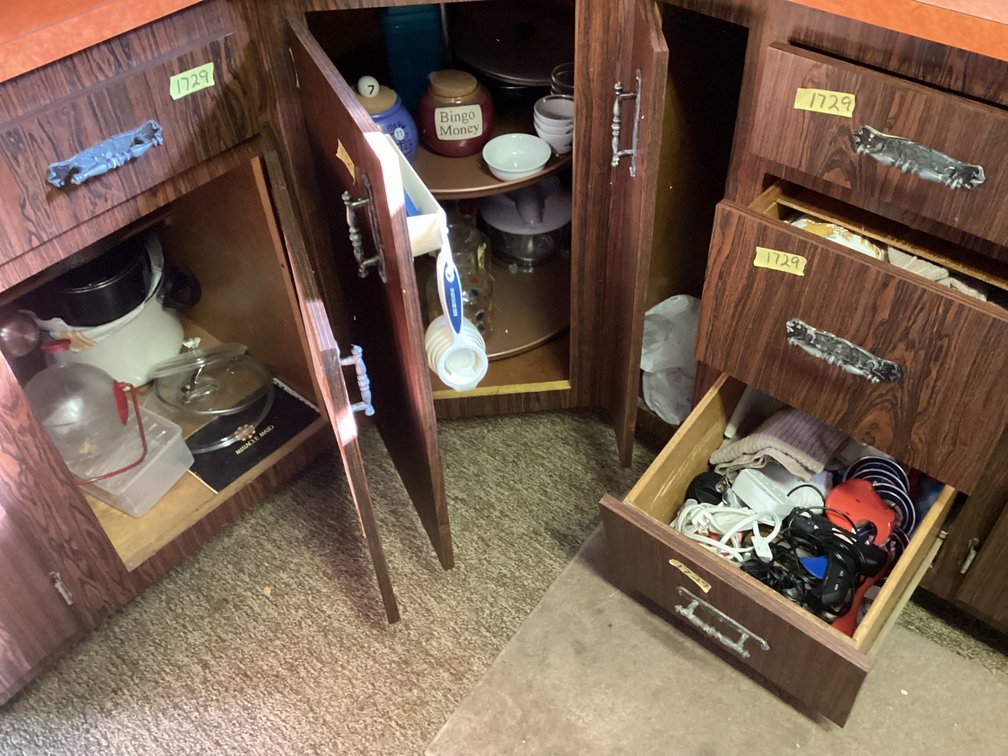 Lower Cabinet and Drawer Contents