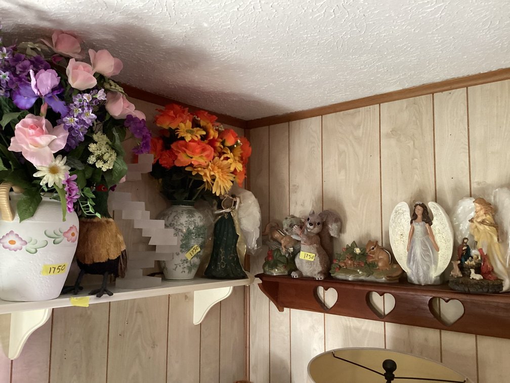 Decorator Shelf Items
