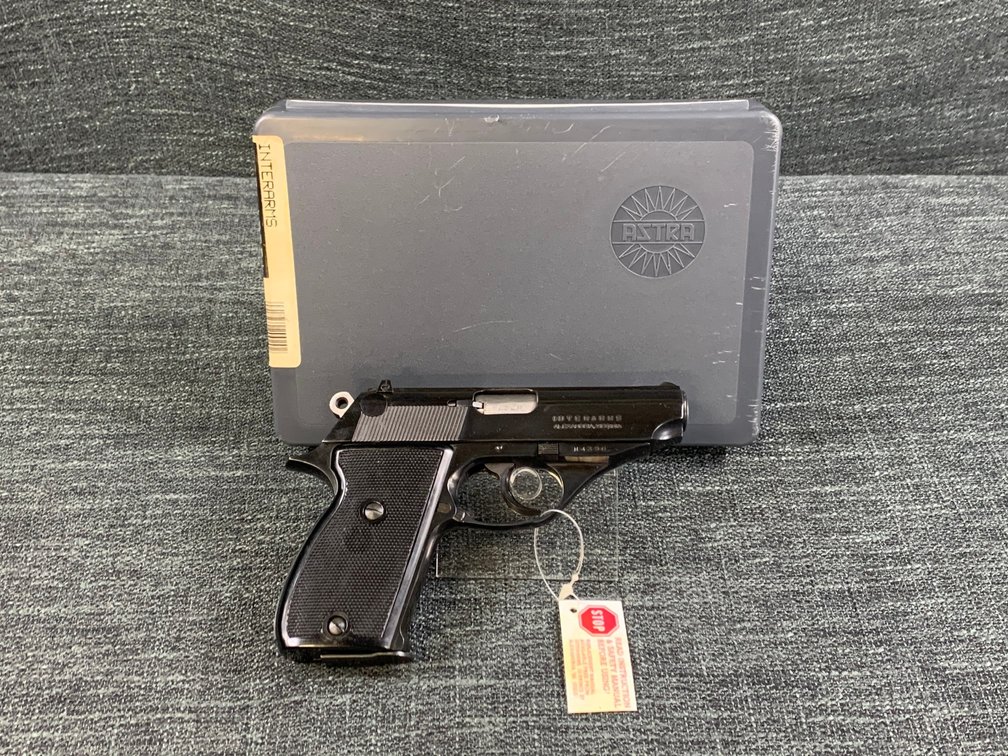 [8]  Astra Constable II .22 LR | SN: N4390