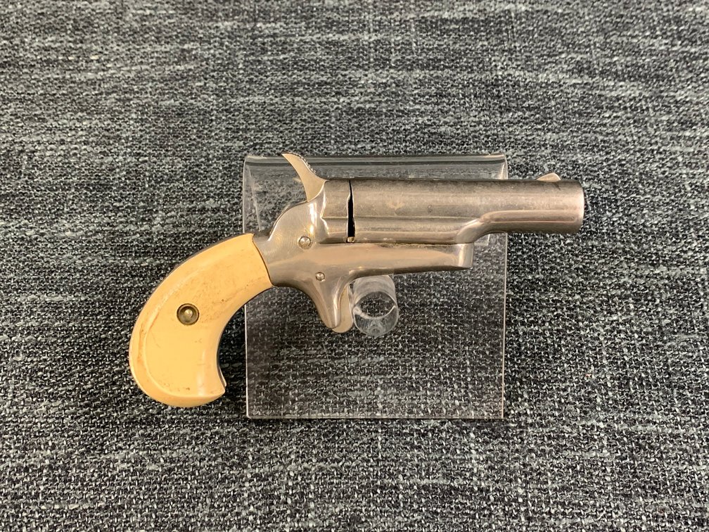 [26]  Colt Derringer .22 Short | SN: 15929