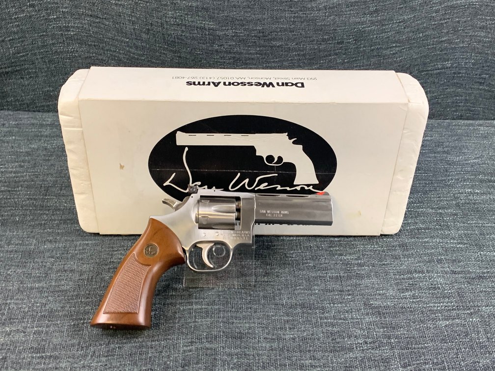 [39]  Dan Wesson DA Revolver .22 LR | SN: 22S000531