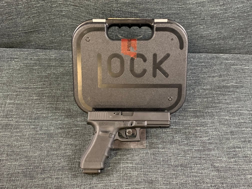[47]  Glock 17 Gen 4 9x19mm | SN: BAZC026