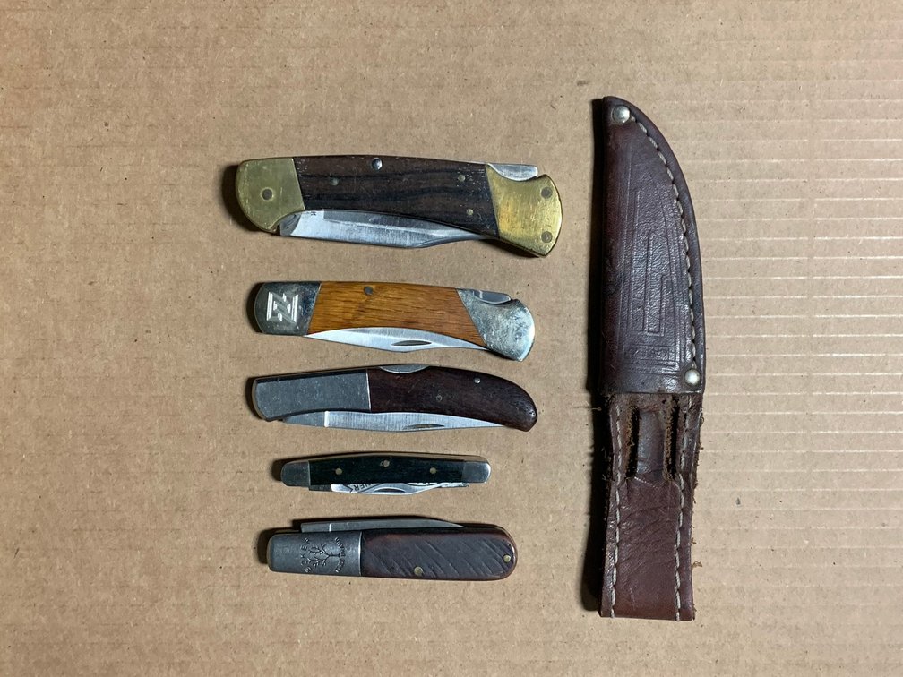 [61] Four Knives