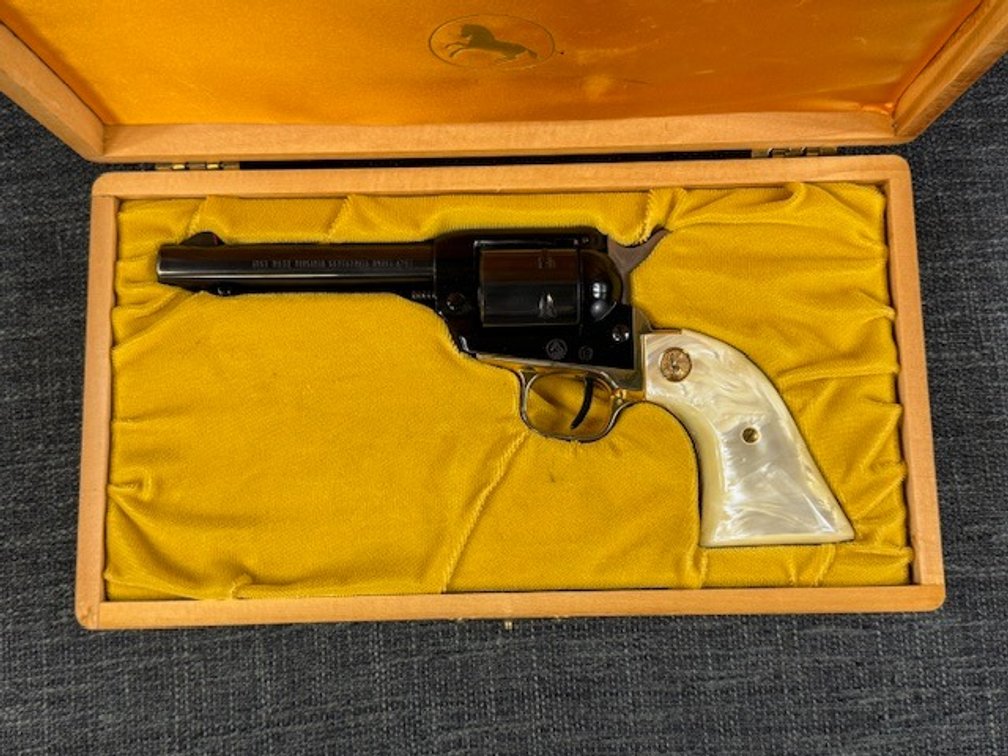 [34]  Colt SA Frontier  Scout "WV Centennial" .22 LR | SN: WV2353