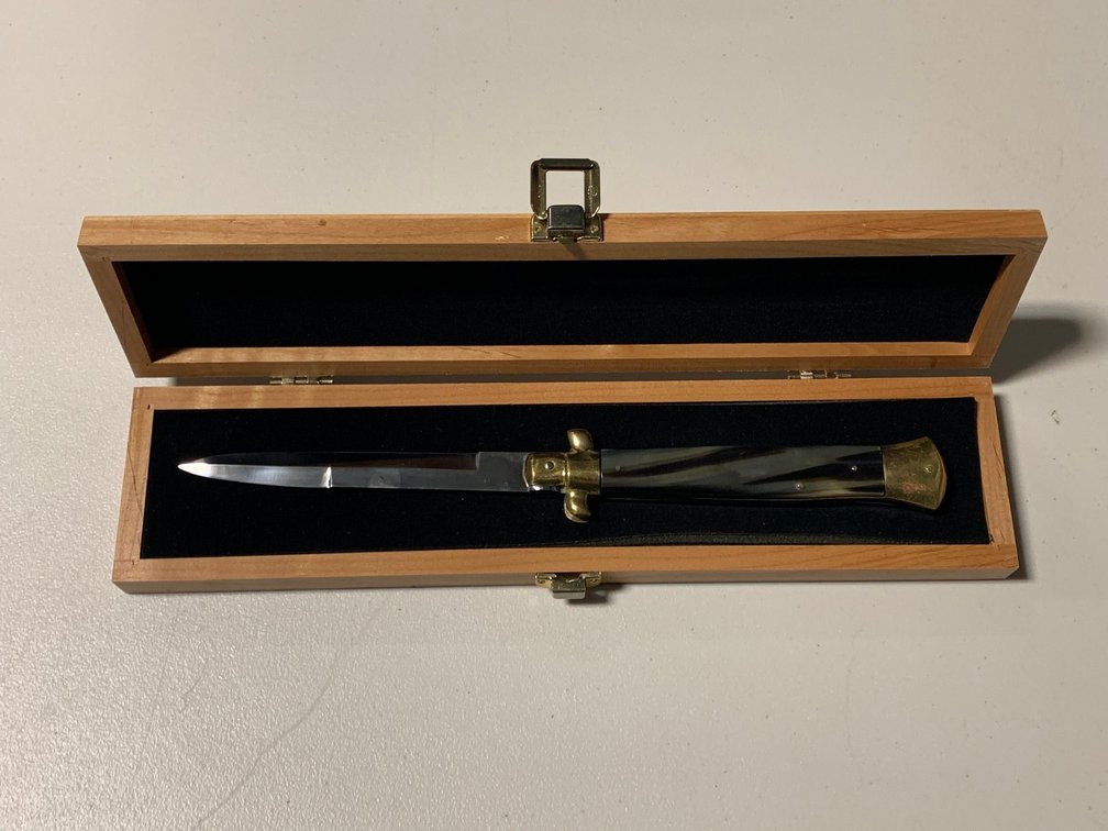 [7] Large Champion Knife