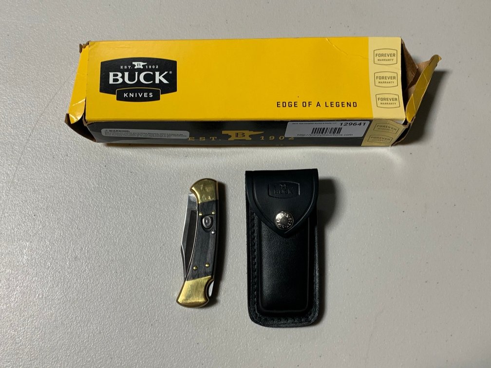 [11] Buck Folding Hunter w/Sheath, in box