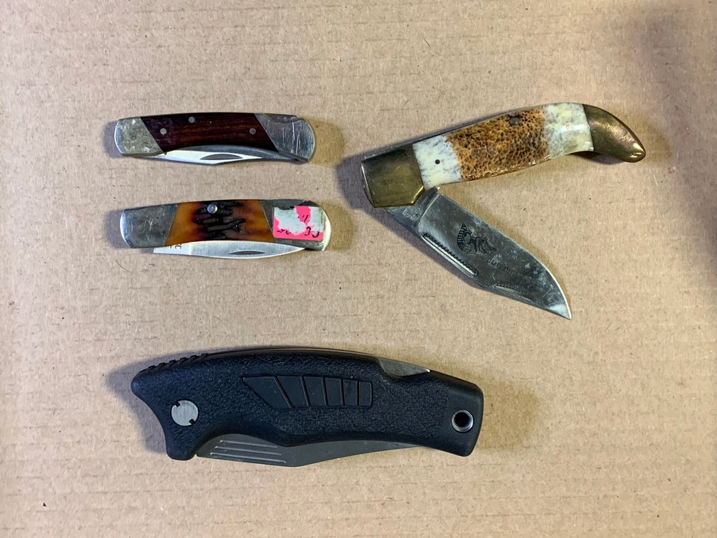 [59] Four Folding Knives