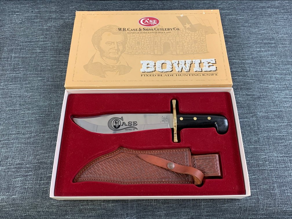 [18] Case Black Handle Bowie Hunter with Box and Sheath