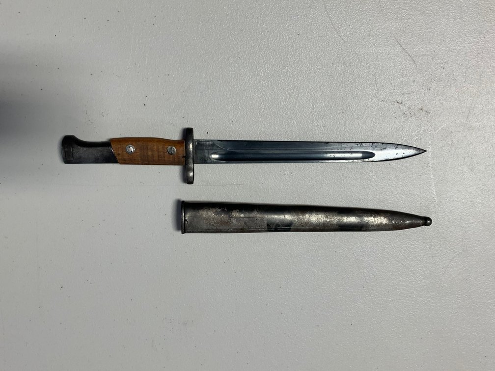 [69] German Bayonet with Scabbard