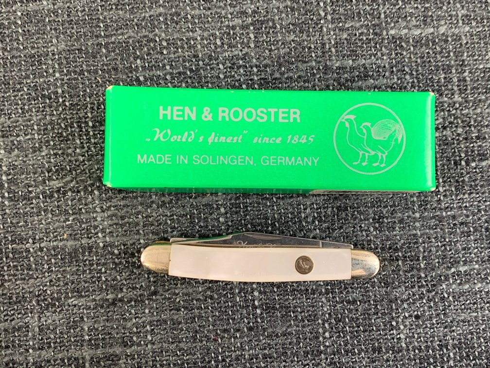 [70] Hen and Rooster Pocket Knife with Pearl Handles