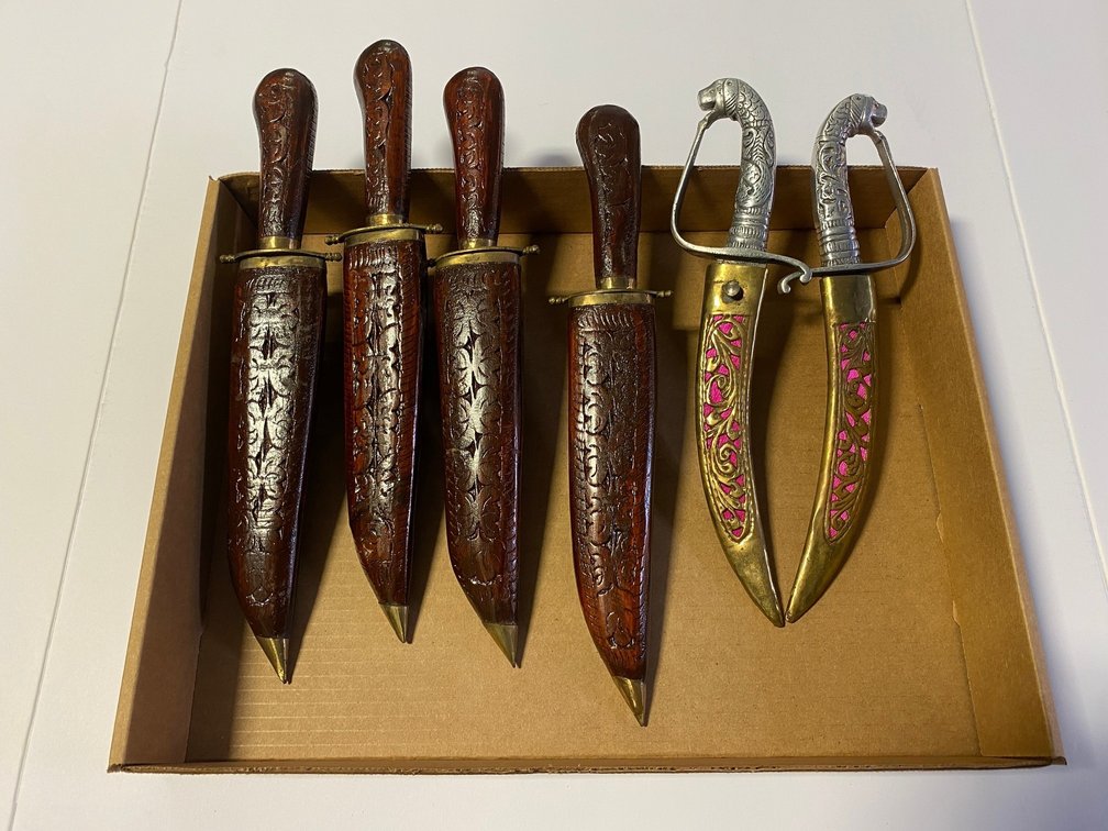 [89] Six Middle Eastern Style Souvenir Knives