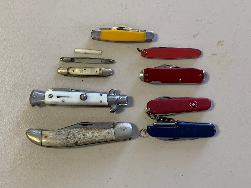 [78] Nine Assorted Vintage Pocket Knives