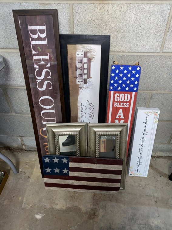 Decorative wall hangings