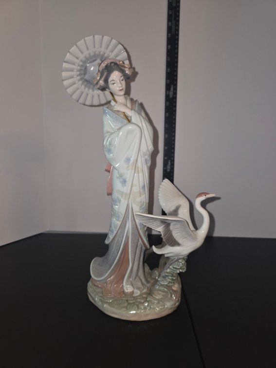 Lladro Porcelain Figurine
