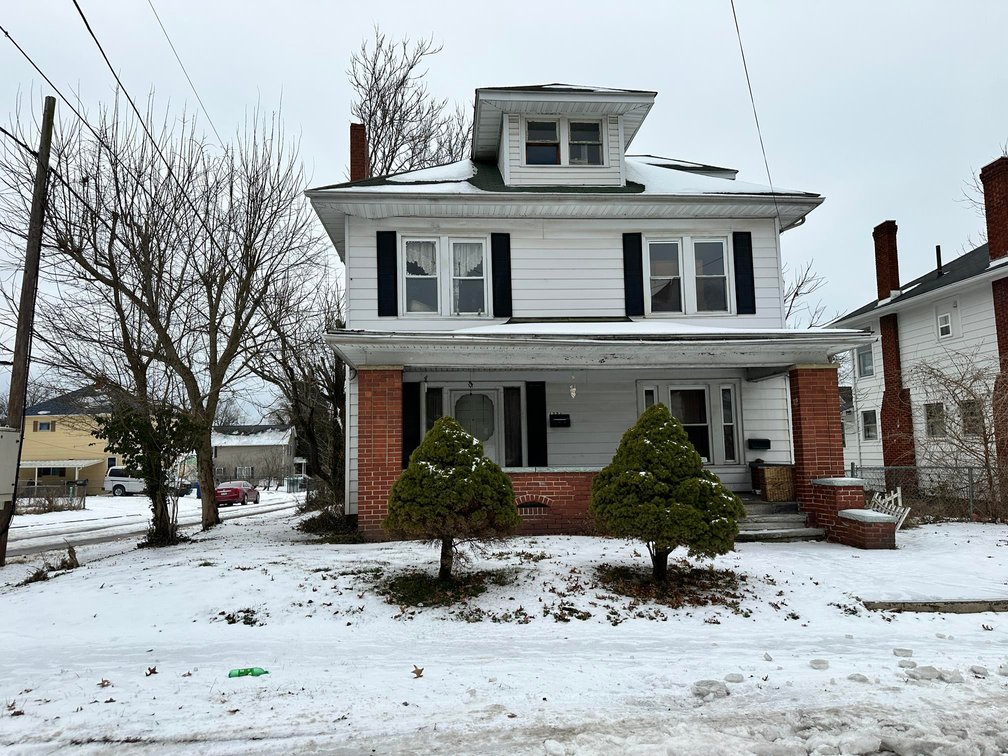 5 Bedroom in Huntington Selling to the Highest Bidder