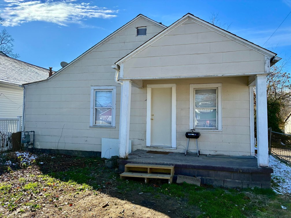 Income Generating 2 Bedroom in Huntington