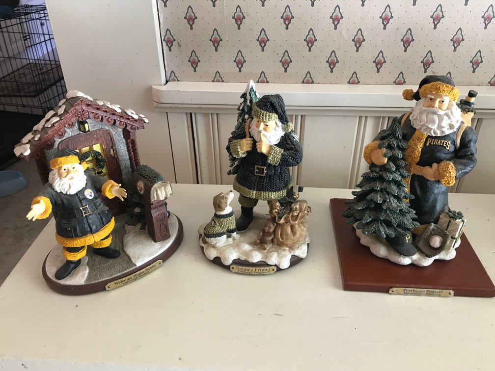 Pittsburgh teams Santa Claus figurines
