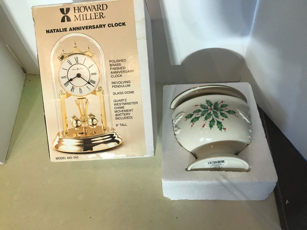 Howard Miller clock, small Lenox piece