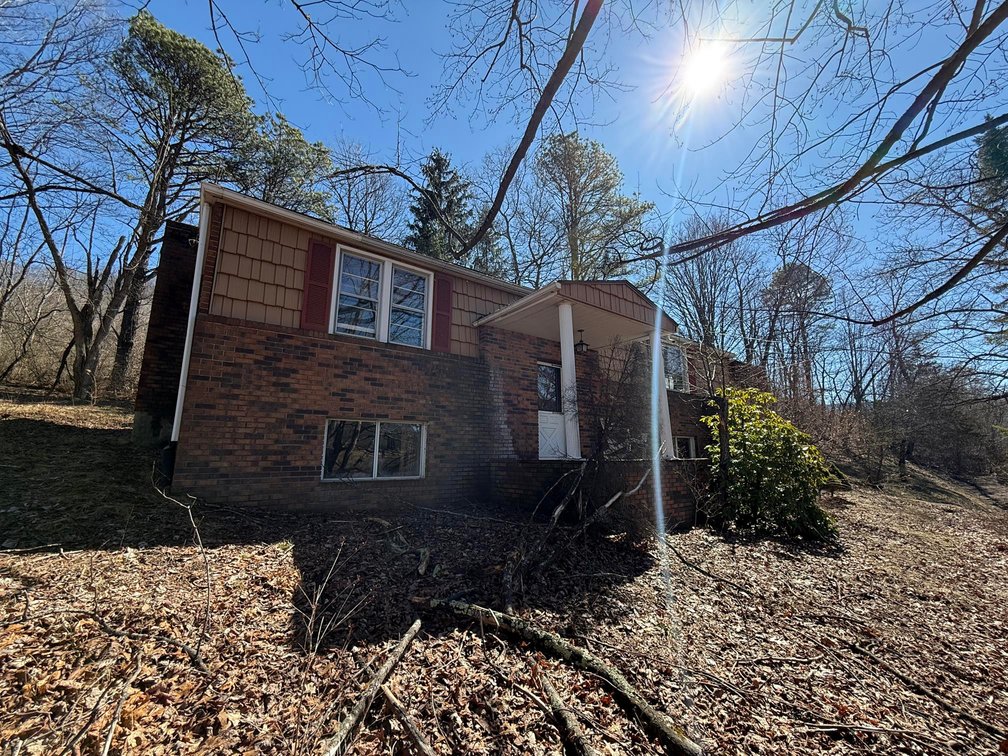 Image for Home & Warehouse with Woodworking Equipment in a Prime Mercer County Location