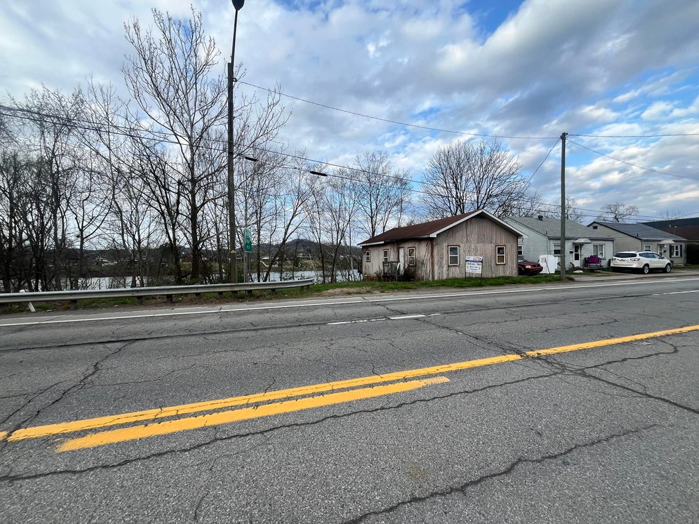 Image for SOLD $29,700 - Fixer-Upper Investment Opportunity on the Kanawha River