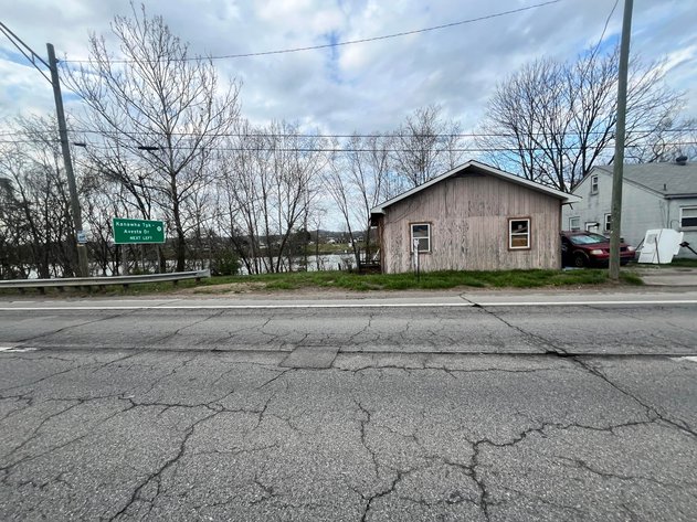 Image for SOLD $29,700 - Fixer-Upper Investment Opportunity on the Kanawha River
