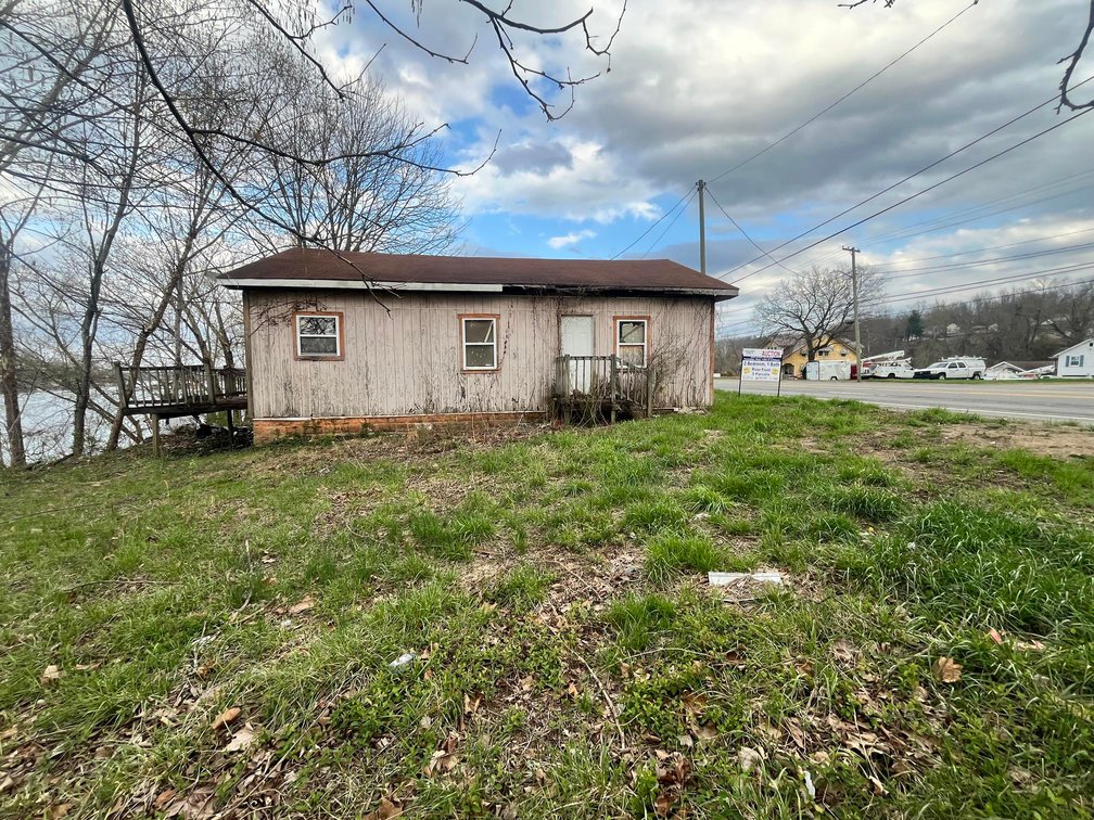 Image for SOLD $29,700 - Fixer-Upper Investment Opportunity on the Kanawha River