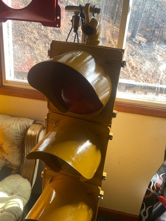 Yellow Traffic Signal - Pedestal Mount