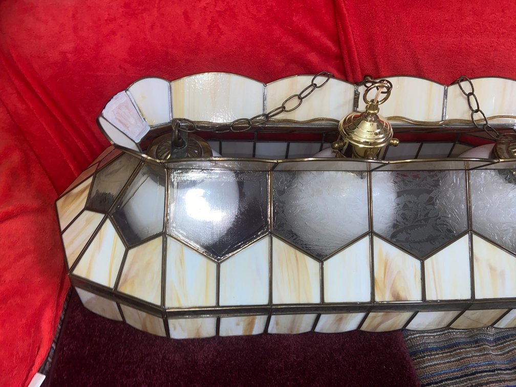 1 Pendant Light - Tiffany-Style Slag Glass