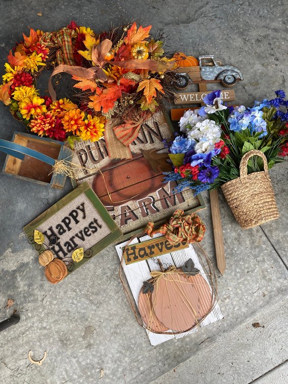 Fall decorator items